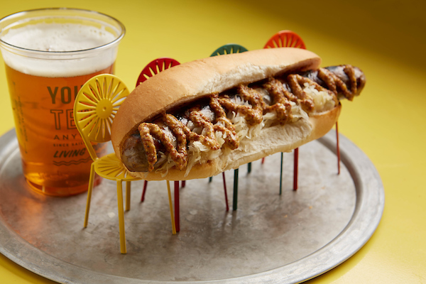 Brat Stand | restaurant | 800 Langdon St, Madison, WI 53706, USA | 6082627324 OR +1 608-262-7324