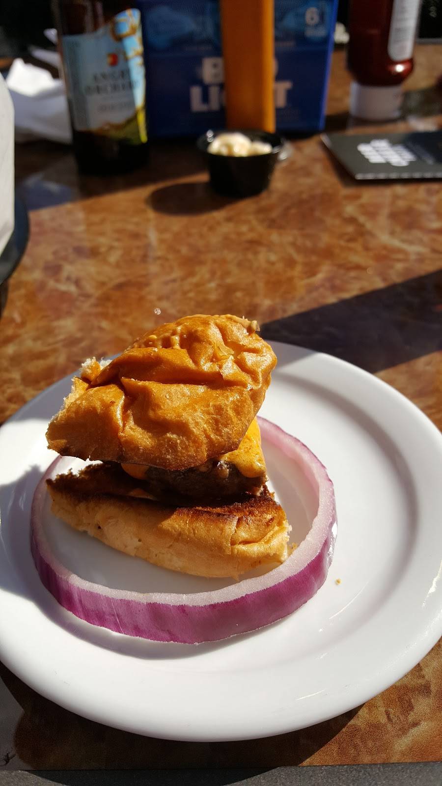 Waterfront Grille and Gathering | restaurant | 220 Athens Boonesboro Rd, Winchester, KY 40391, USA | 8595279910 OR +1 859-527-9910