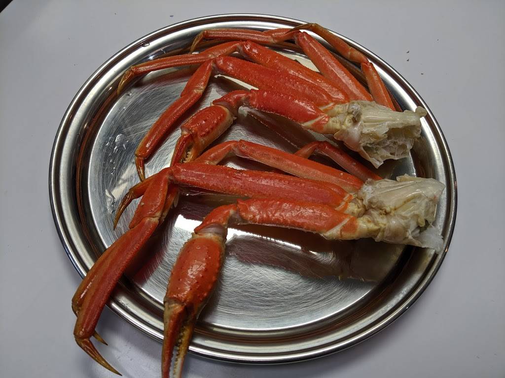 Crazy Crab | restaurant | 13351 W 10 Mile Rd, Oak Park, MI 48237, USA | 3162262256 OR +1 316-226-2256