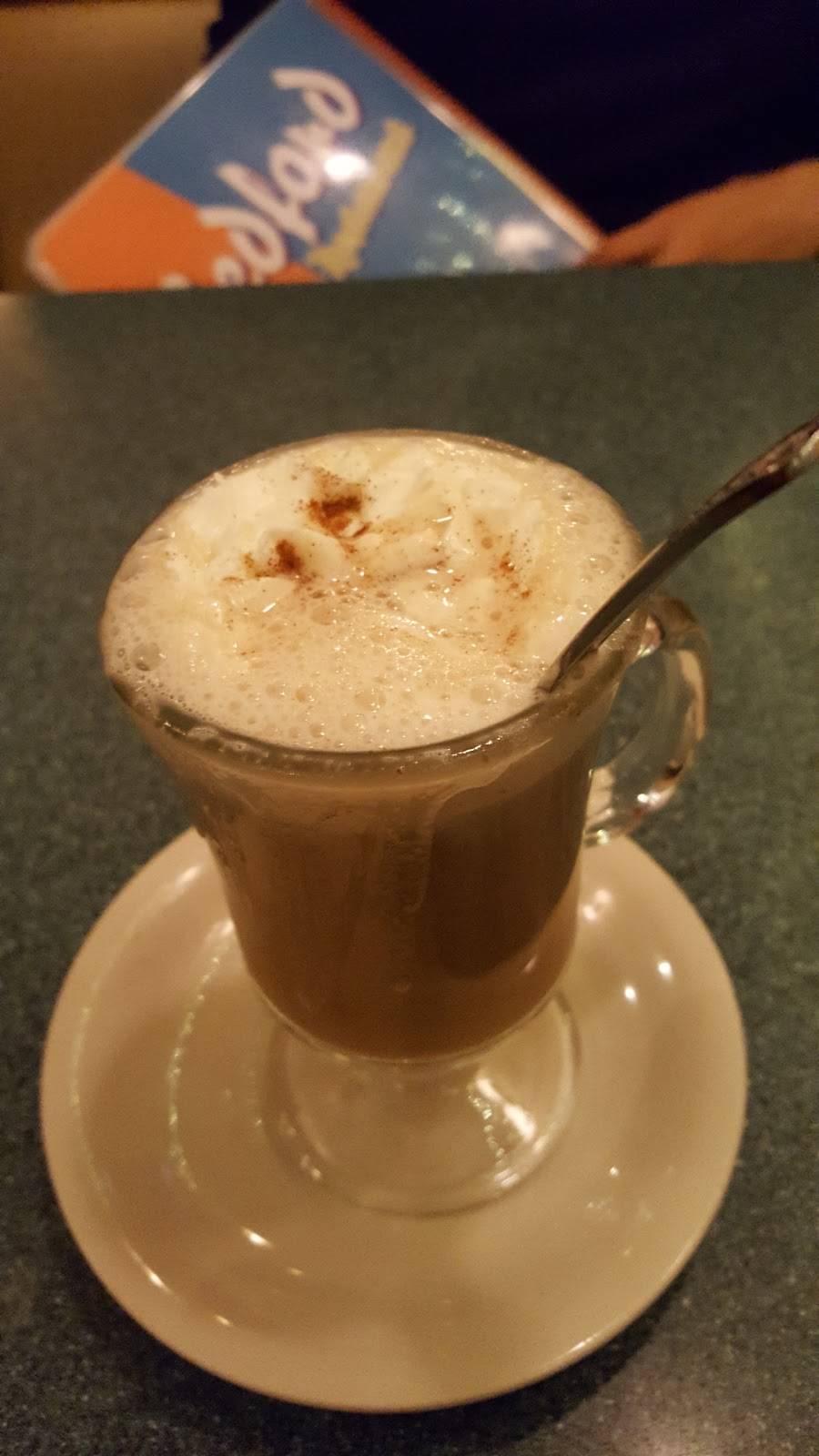 Bedford Cafe | meal takeaway | 1 Bedford Park Blvd, Bronx, NY 10468, USA | 7183653446 OR +1 718-365-3446