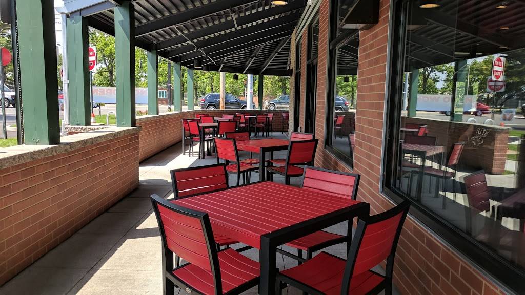 Sonic Drive-In | restaurant | 1724 Hempstead Turnpike, East Meadow, NY 11554, USA | 5162285013 OR +1 516-228-5013