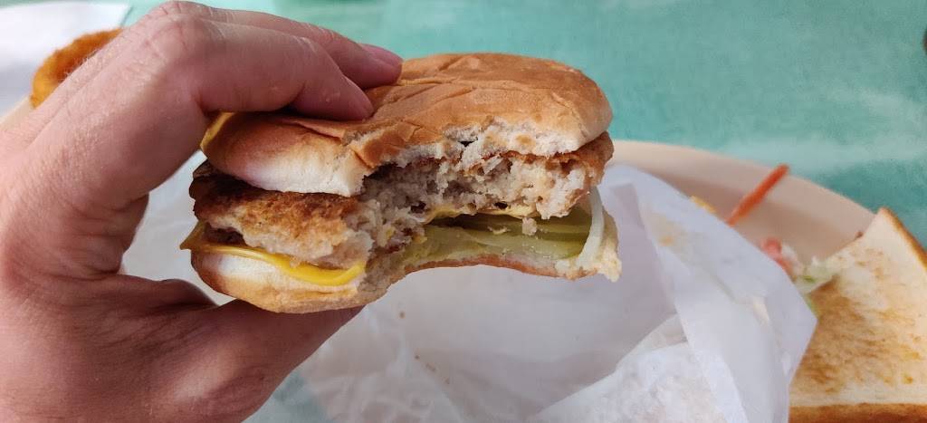 Johnnies Drive In | restaurant | 908 E Main St, Tupelo, MS 38804, USA | 6628426748 OR +1 662-842-6748