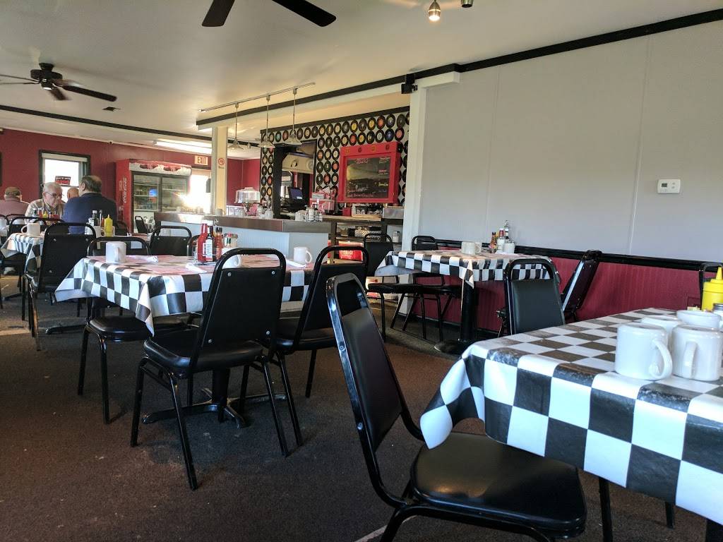 Blinkers Diner | restaurant | 54462 M-43, Bangor, MI 49013, USA | 2694277100 OR +1 269-427-7100