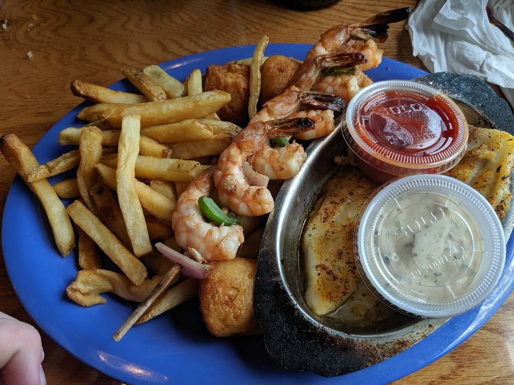 Top O The River | restaurant | 7004 Val Monte Dr, Guntersville, AL 35976, USA | 2565824567 OR +1 256-582-4567