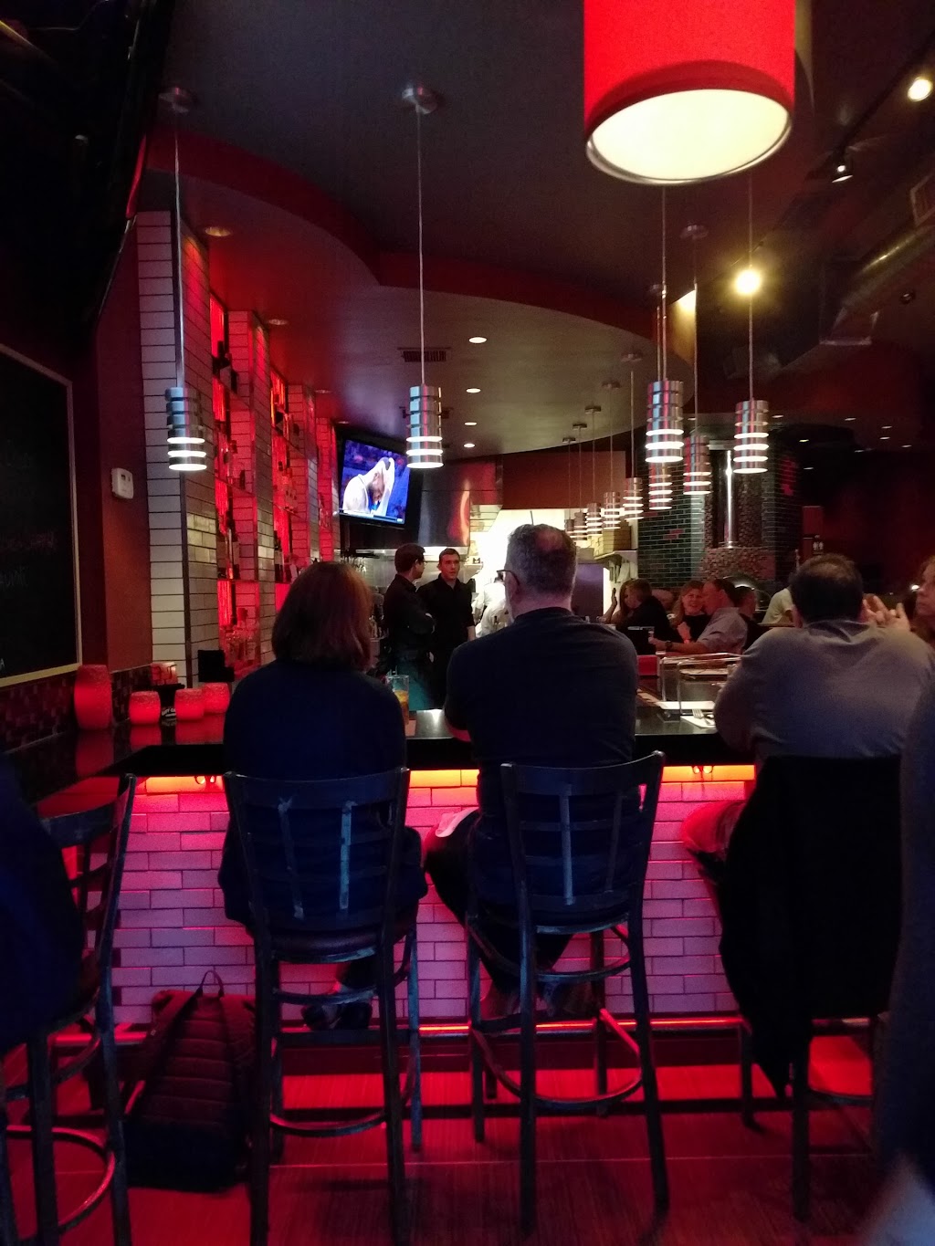 Guidos Trattoria and Bar | restaurant | 482 Moody St, Waltham, MA 02453, USA | 7814722628 OR +1 781-472-2628