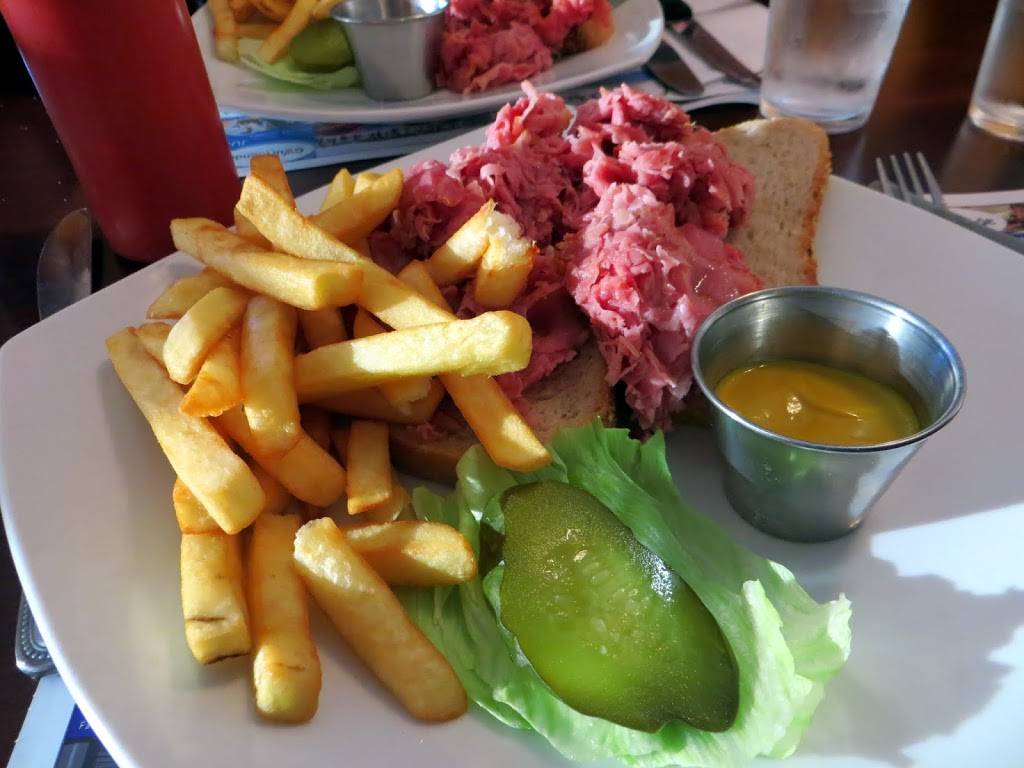 Miss Hawkesbury | restaurant | 254 Main St W, Hawkesbury, ON K6A 2L8, Canada | 6136324473 OR +1 613-632-4473