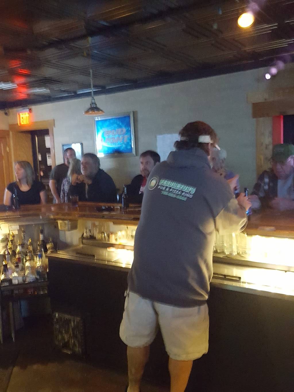 Pendletons Pub and Pizza King | restaurant | 101 N High St, West Lebanon, IN 47991, USA | 7658934444 OR +1 765-893-4444