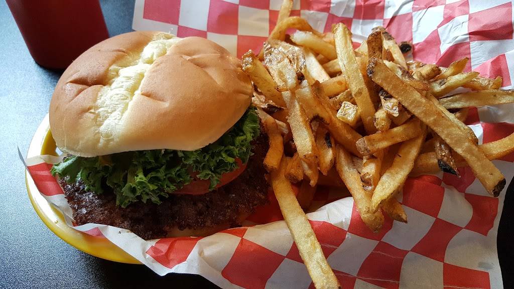 11:11 Burgers & Beignets | restaurant | 417 S Main St, Fond du Lac, WI 54935, USA | 9209336566 OR +1 920-933-6566