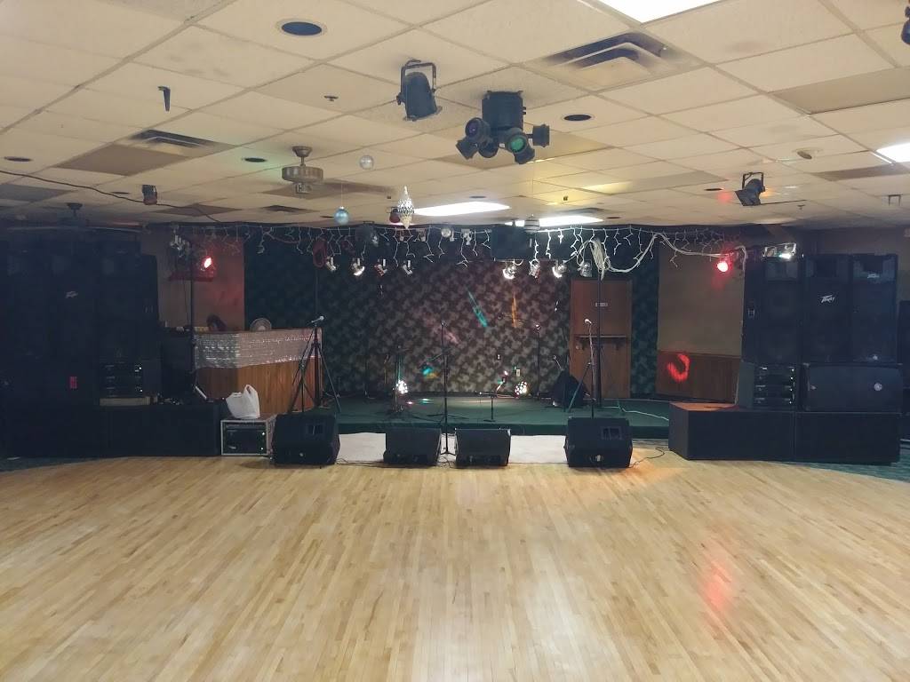 Big Dicks Road House | night club | 501 N Mustang Rd, Yukon, OK 73099, USA | 4055778270 OR +1 405-577-8270