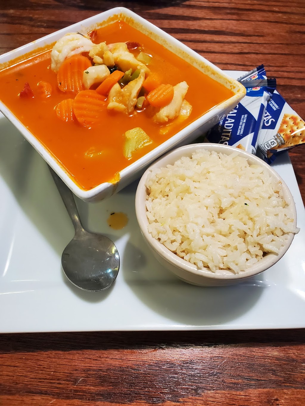 Mariscos El Jarocho | restaurant | 1910 US-83, Zapata, TX 78076, USA | 9567503195 OR +1 956-750-3195