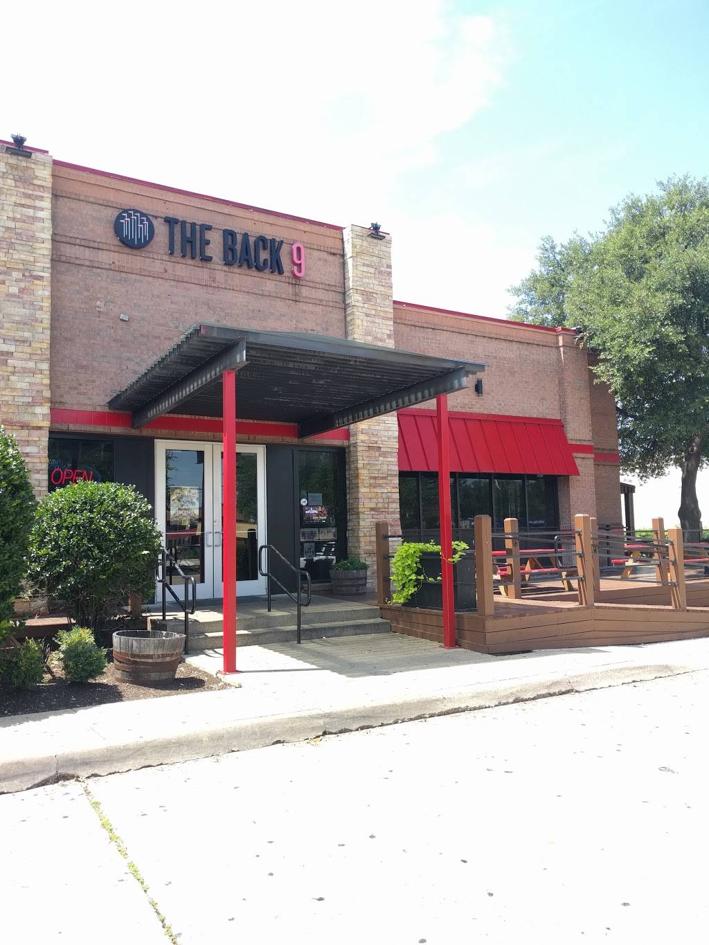 The Back 9 Sports Bar & Grill | restaurant | 4060 Belt Line Rd, Addison, TX 75001, USA | 2142727028 OR +1 214-272-7028