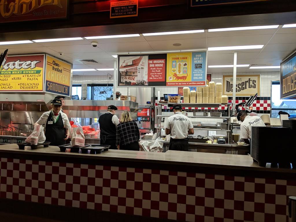 Portillos Hot Dogs | meal takeaway | 9201 E 116th St, Fishers, IN 46037, USA | 3175881111 OR +1 317-588-1111