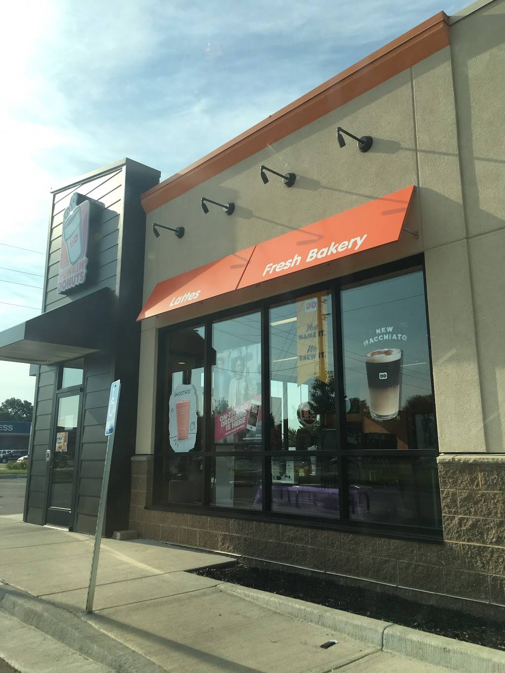 Dunkin | bakery | 1225 NW, MO-7, Blue Springs, MO 64014, USA | 8169443544 OR +1 816-944-3544