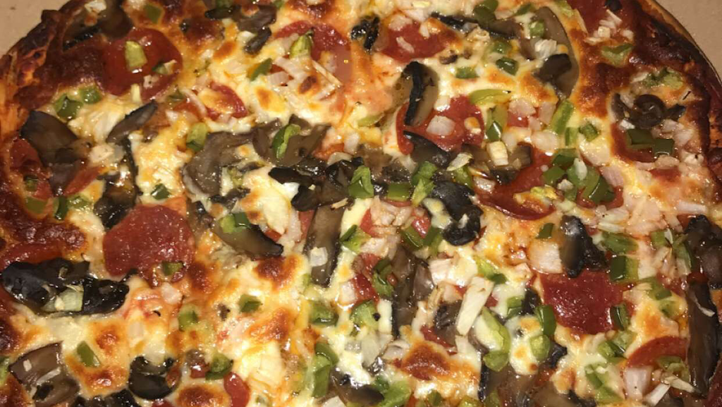 Michaels Pizza | restaurant | 441 S Robert St, St Paul, MN 55107, USA | 6512225252 OR +1 651-222-5252