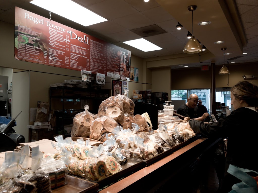 Bageltowne Deli | restaurant | 9749 Traville Gateway Dr, Rockville, MD 20850, USA | 3012797035 OR +1 301-279-7035