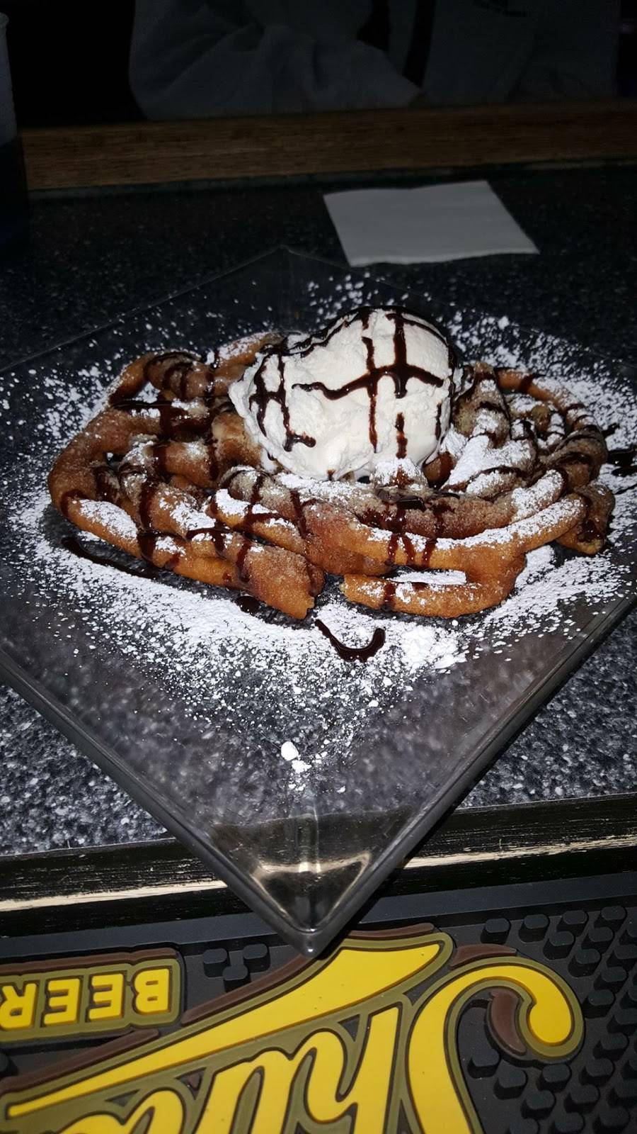 Showcase Bar | restaurant | 5015 Turney Rd, Garfield Heights, OH 44125, USA | 2168837469 OR +1 216-883-7469