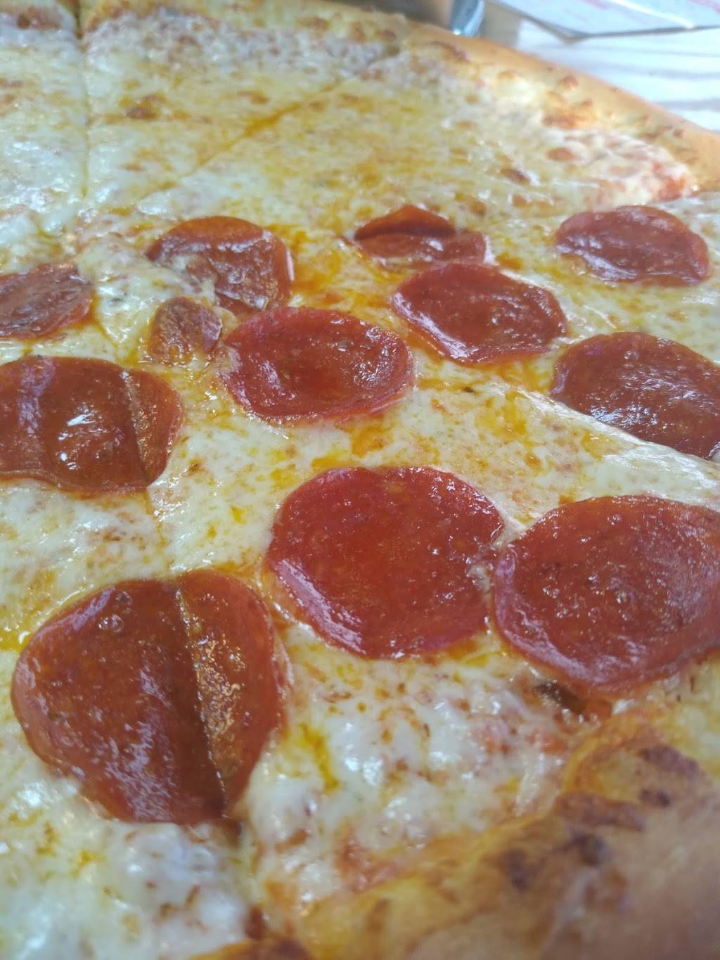 Del Francos Pizza | restaurant | 280 Silverado St, Tavares, FL 32778, USA | 3525089370 OR +1 352-508-9370