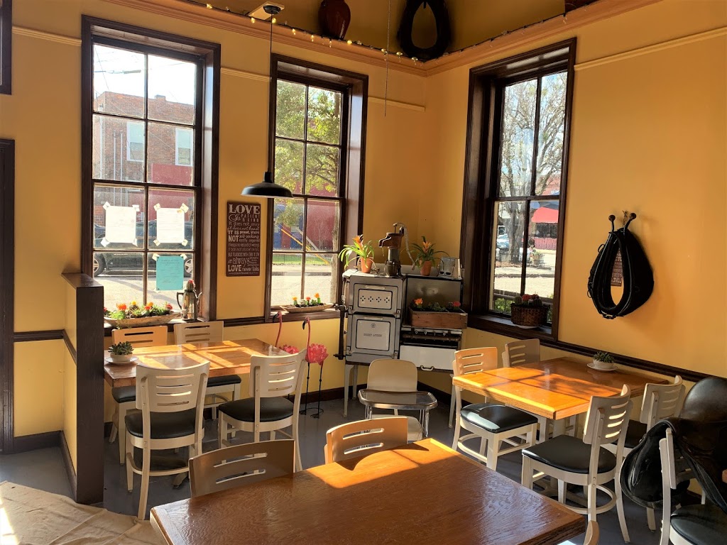 The Sly Fox at Magnolias | restaurant | 105 Harlee St, Marion, SC 29571, USA | 8437027836 OR +1 843-702-7836