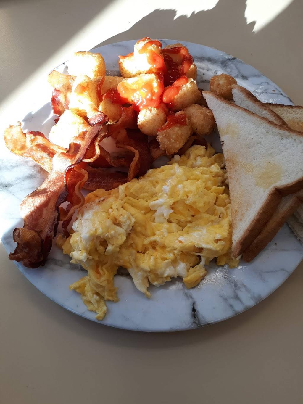 Moores Country Store- Graves Mill | restaurant | 1001 Creekside Ln, Lynchburg, VA 24502, USA | 4344392397 OR +1 434-439-2397