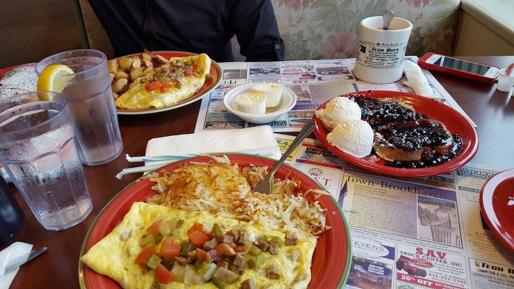 Country Kitchen - Patchogue | restaurant | 240 E Main St, Patchogue, NY 11772, USA | 6314380888 OR +1 631-438-0888