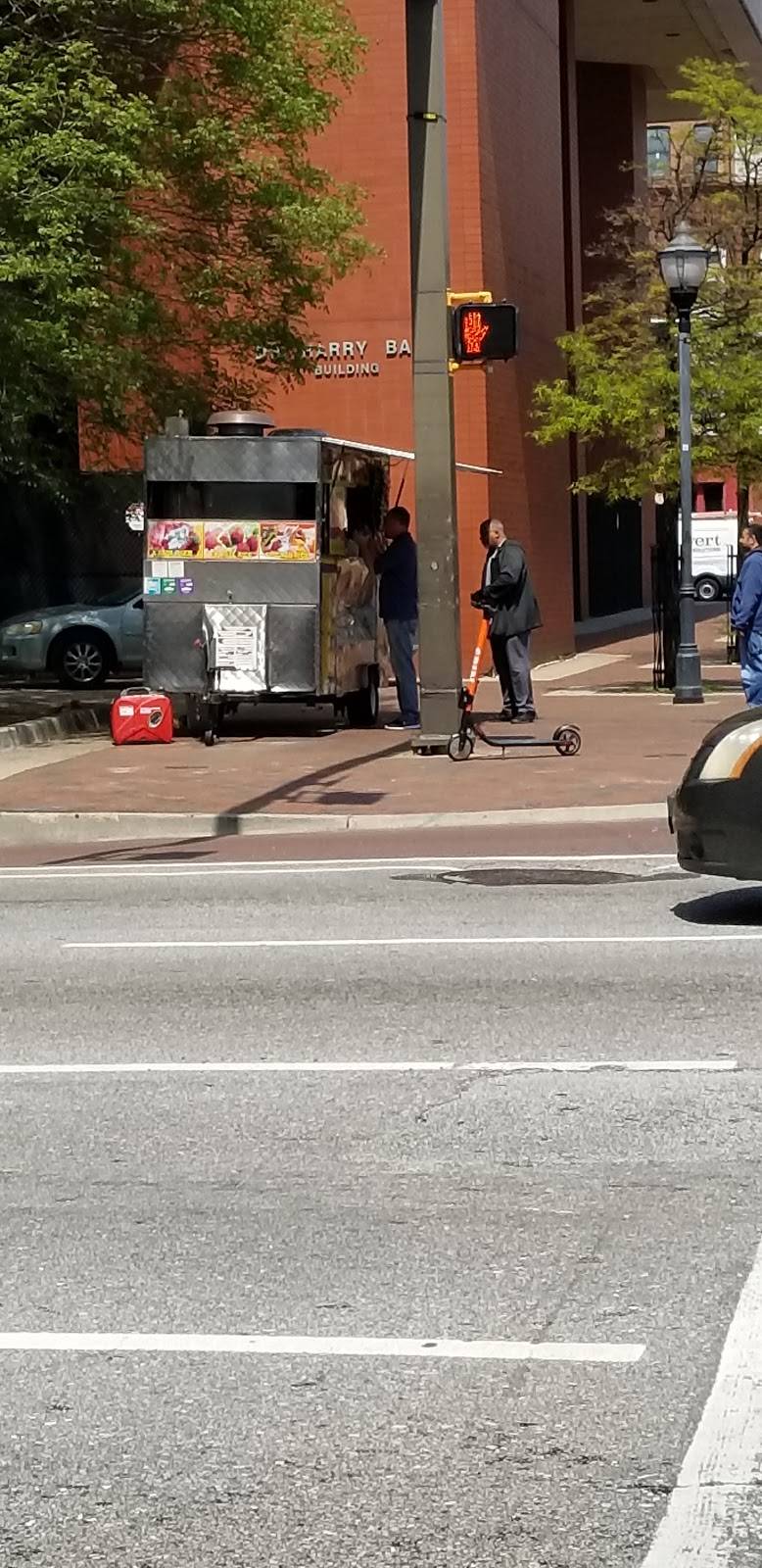 Yomnas Halal Cart | restaurant | Market Pl, Baltimore, MD 21202, USA | 4438242134 OR +1 443-824-2134