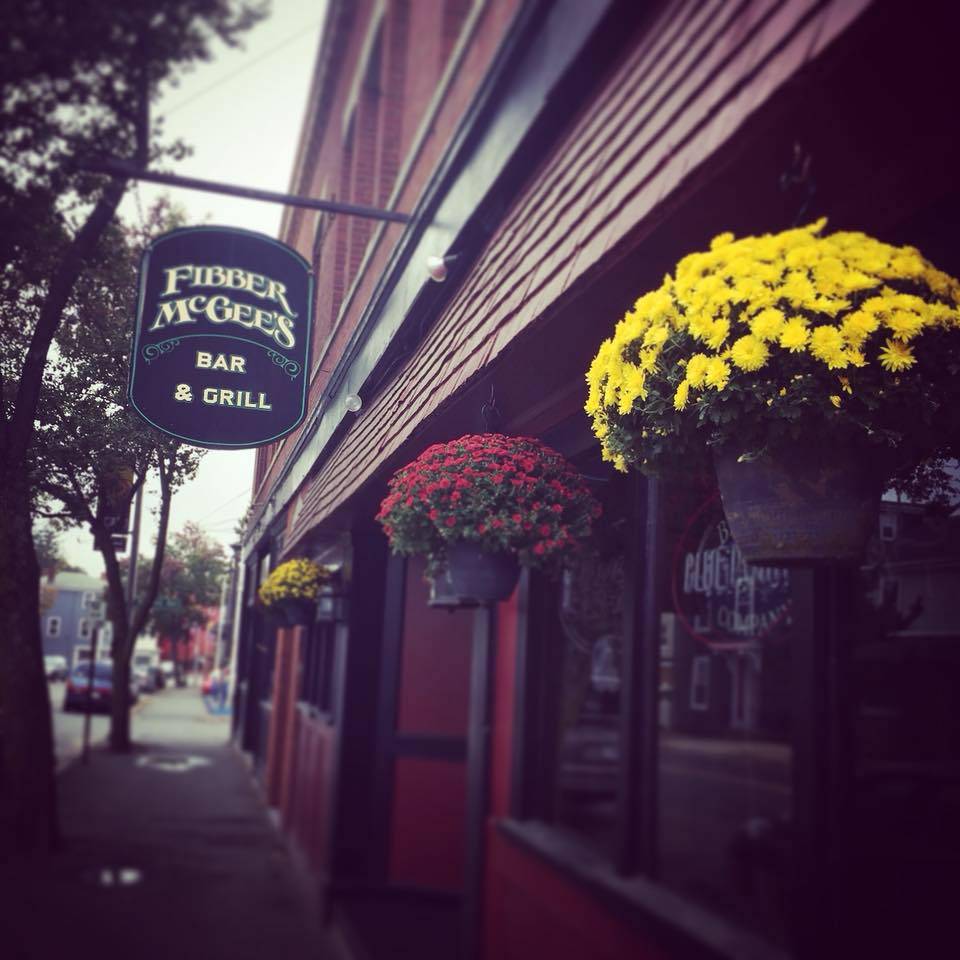 Fibber McGees | restaurant | 102 Cabot St, Beverly, MA 01915, USA | 9782320180 OR +1 978-232-0180