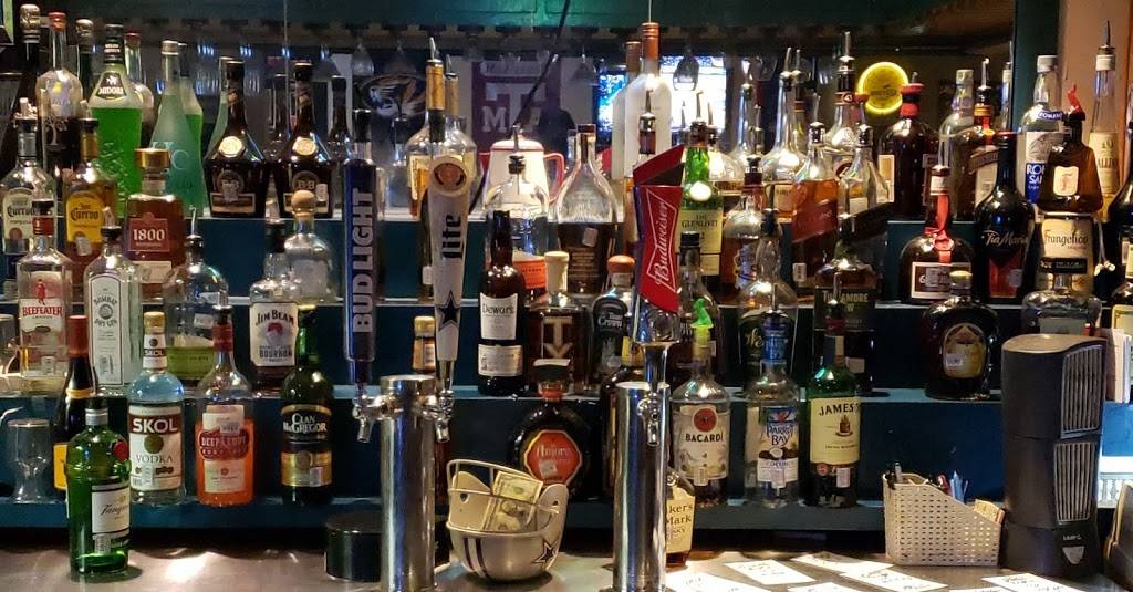 the FORUM Country Club | restaurant | Upper Deck Shops @ Promenade, 300 N Coit Rd Suite 260, Richardson, TX 75080, USA | 9722385777 OR +1 972-238-5777