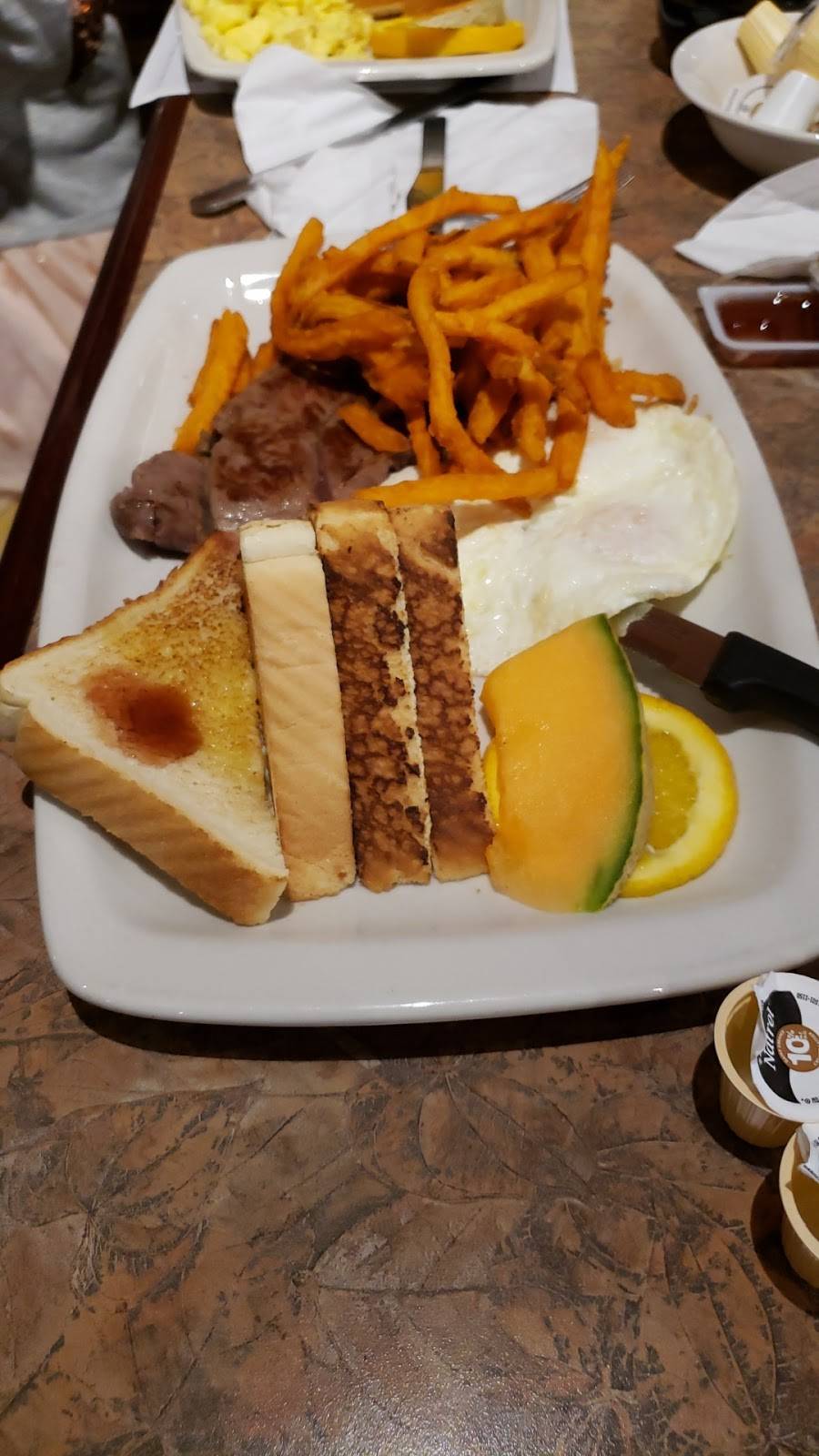 Eggsmart | restaurant | 1977 Avenue Rd, Toronto, ON M5M 4A1, Canada | 4165516228 OR +1 416-551-6228