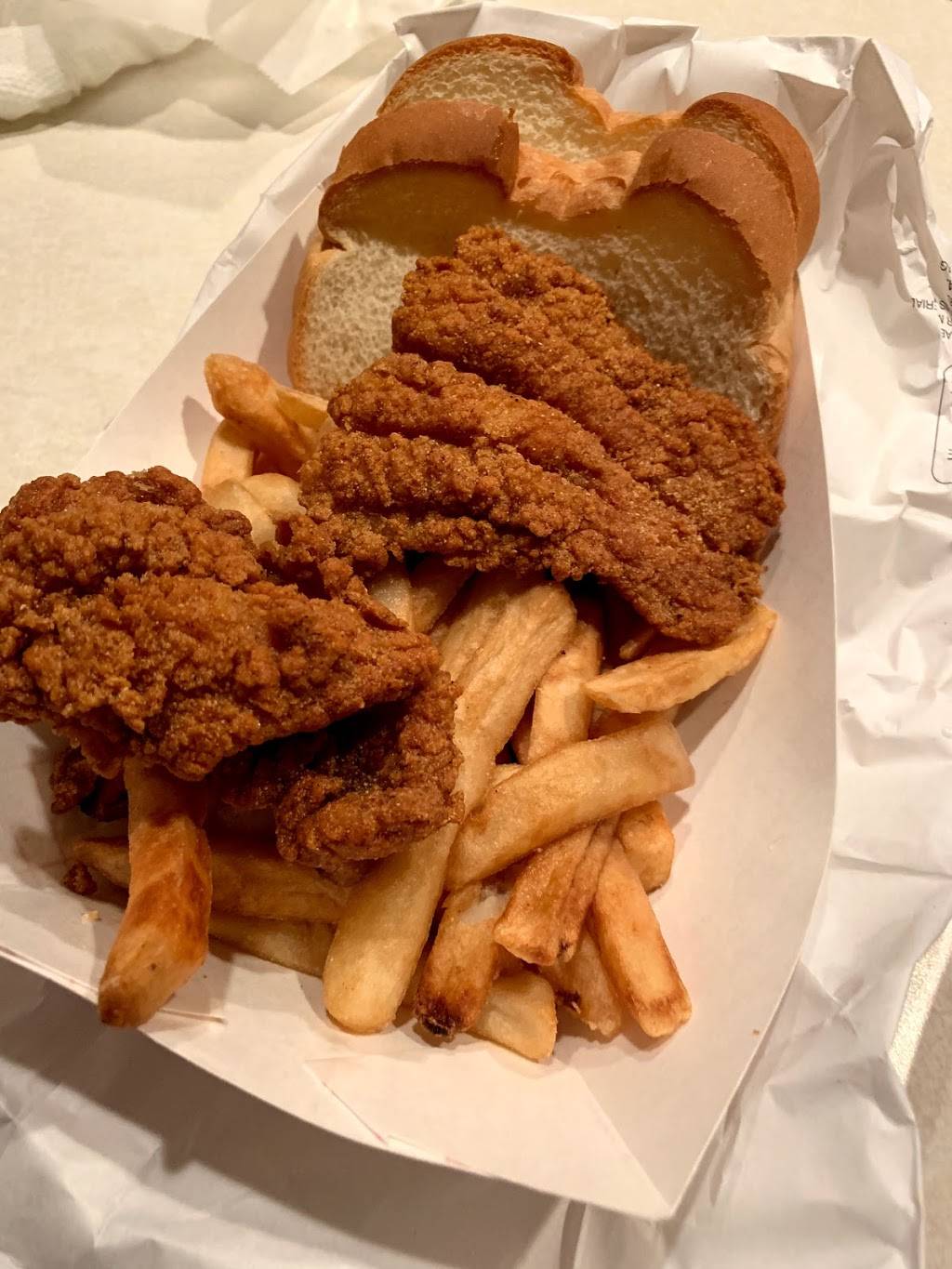 Harolds Chicken Shack | restaurant | 3577 E New York St #103, Aurora, IL 60504, USA | 6304998393 OR +1 630-499-8393