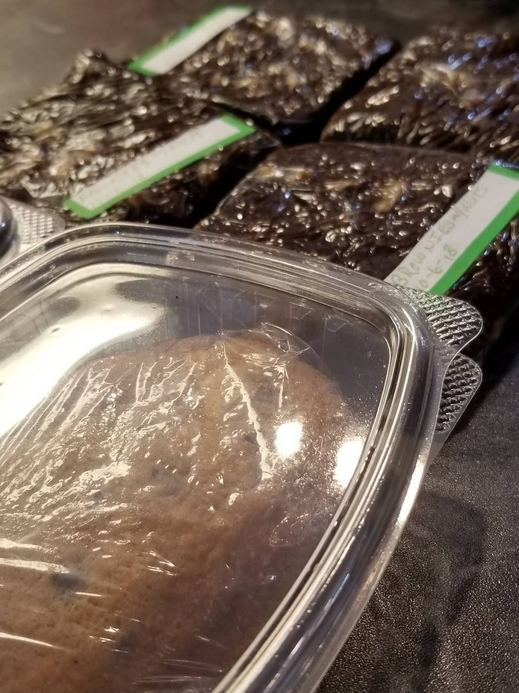 Buck Naked Wings | restaurant | 5912 Blue Pkwy, Kansas City, MO 64129, USA | 8164918037 OR +1 816-491-8037