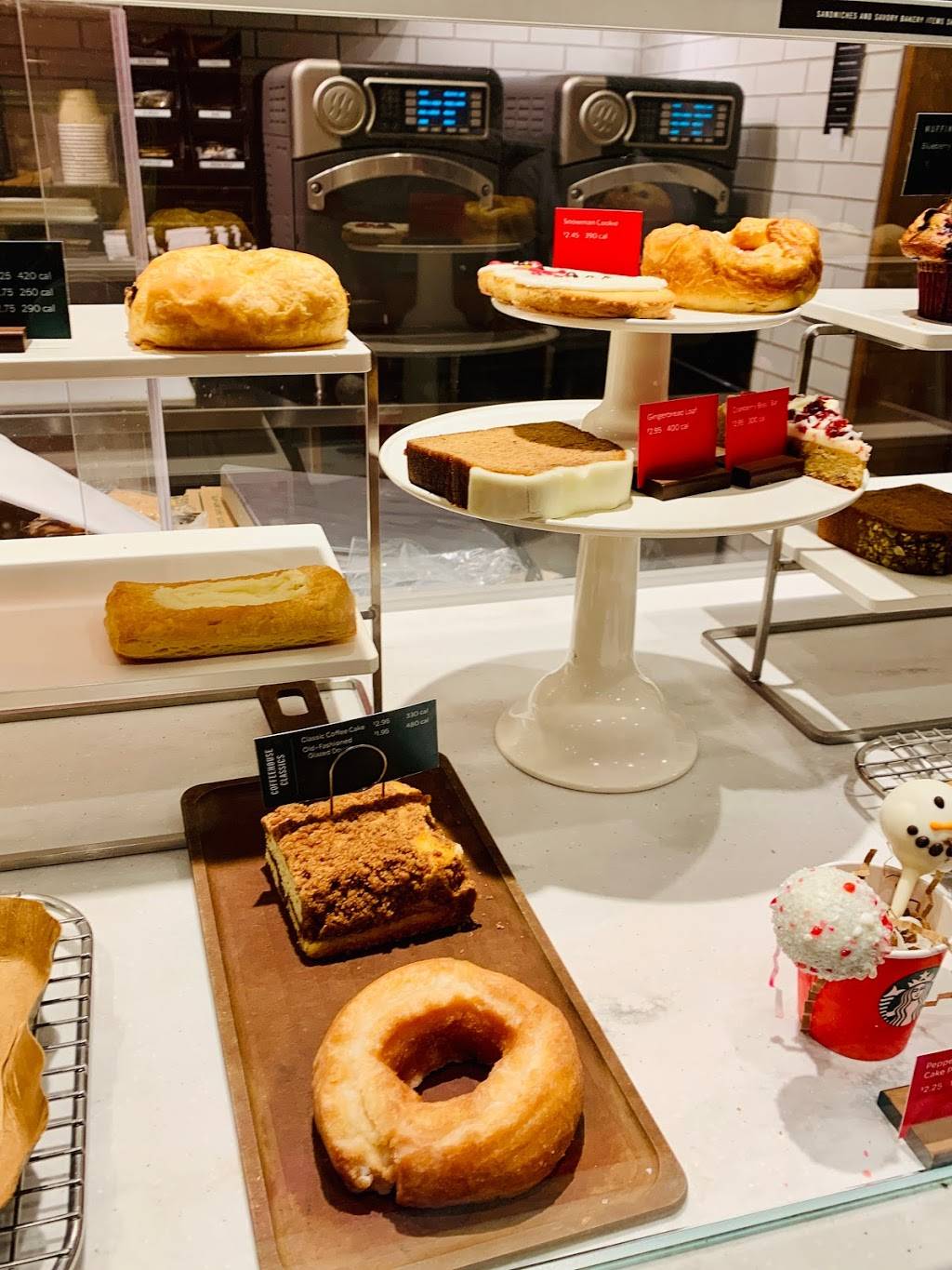 Starbucks | cafe | 2701 Ming Ave #102, Bakersfield, CA 93304, USA | 6618348949 OR +1 661-834-8949