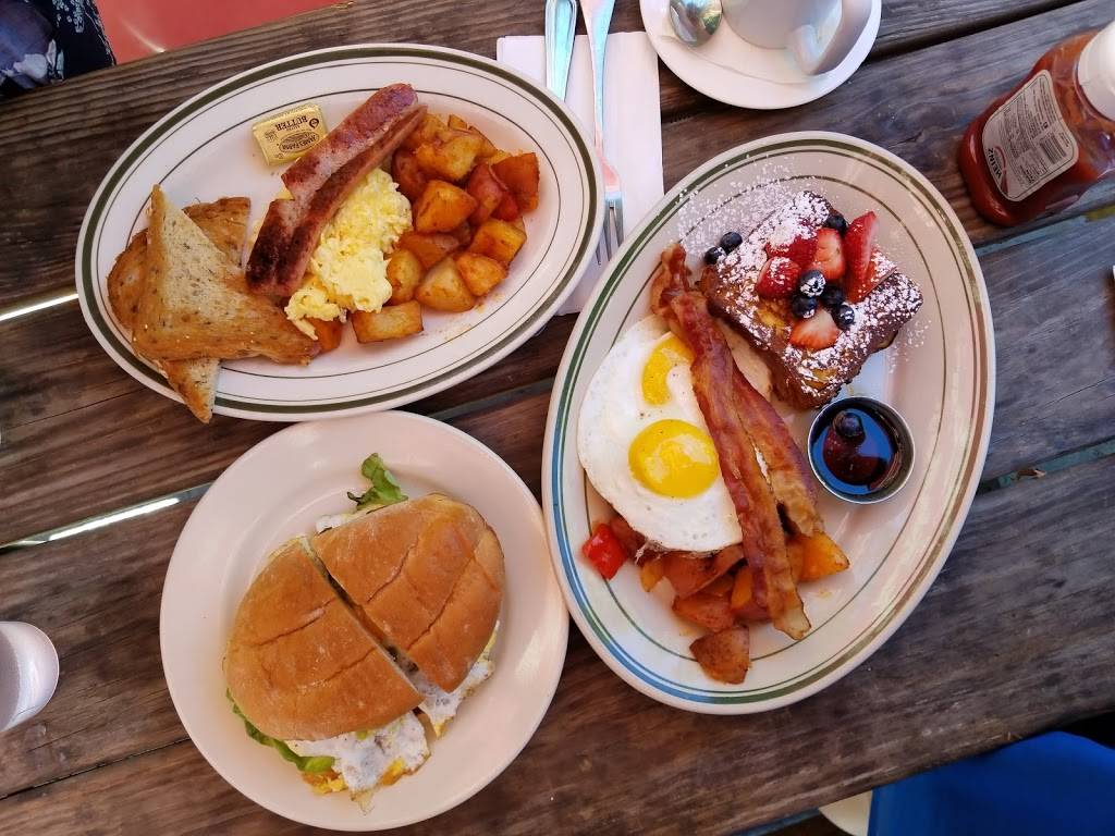 Zona Sur Bar Bistro | restaurant | 4314 4th Ave, Brooklyn, NY 11220, USA | 7187881606 OR +1 718-788-1606