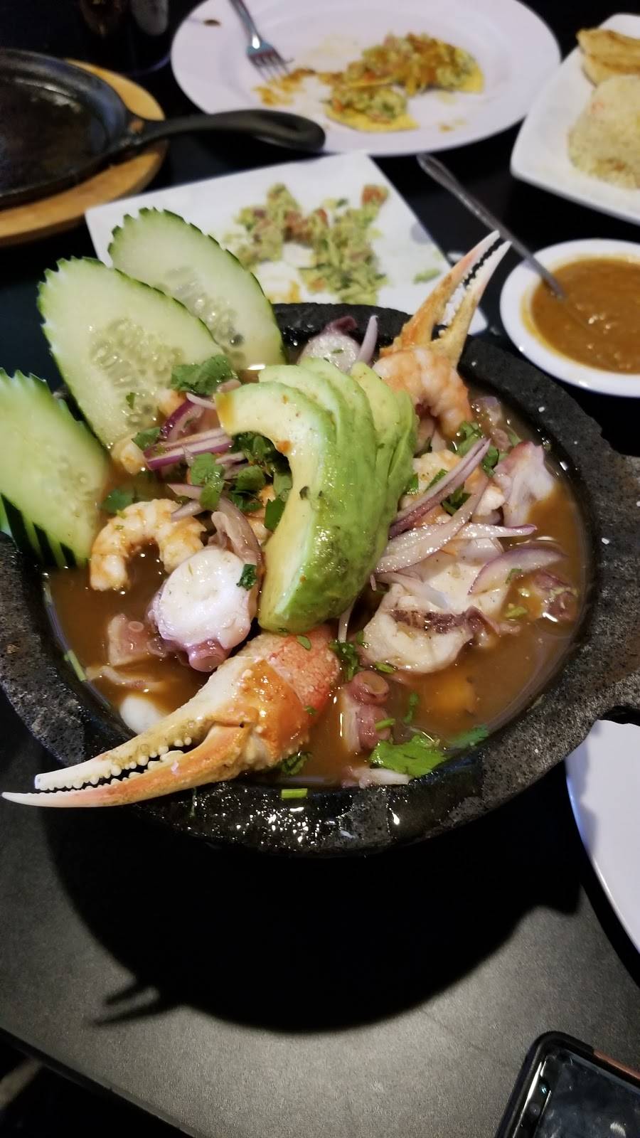 MARISCOS MR. LUCKYS RESTAURANT | restaurant | 555 S Federal Blvd, Denver, CO 80219, USA | 7202385256 OR +1 720-238-5256