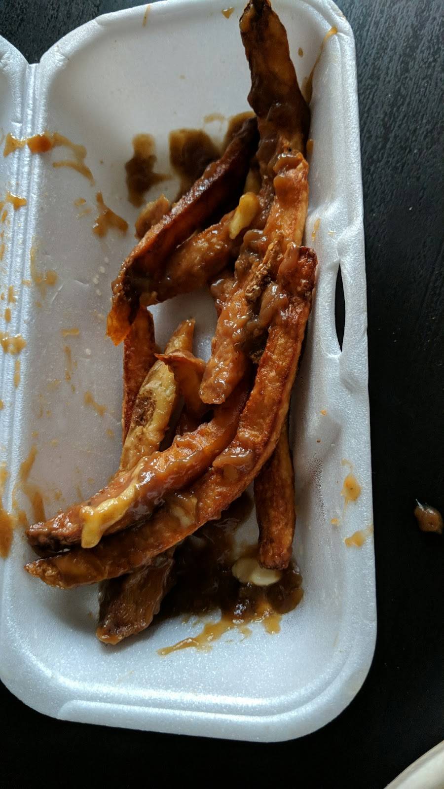 Potato Heads | restaurant | 6460 RR 20, Niagara Falls, ON L2G 1T6, Canada | 9053287229 OR +1 905-328-7229