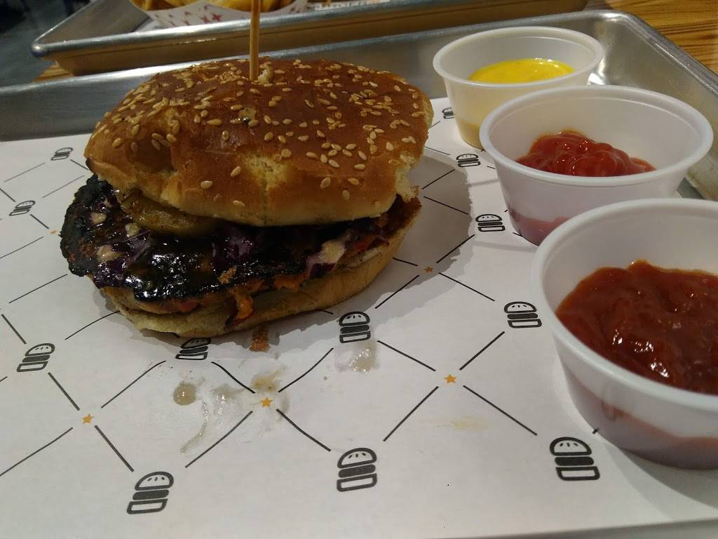 BurgerIM | restaurant | 528 Commack Rd Space 7, Deer Park, NY 11729, USA | 6319409700 OR +1 631-940-9700