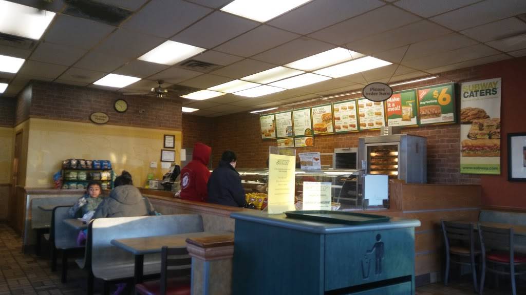 Subway Restaurants | restaurant | 1167 N Green Bay Rd, Waukegan, IL 60085, USA | 8476254285 OR +1 847-625-4285