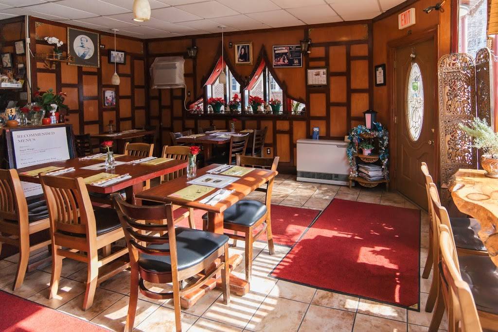 Saeng Thai House | restaurant | 921 Congress St, Portland, ME 04102, USA | 2077800900 OR +1 207-780-0900