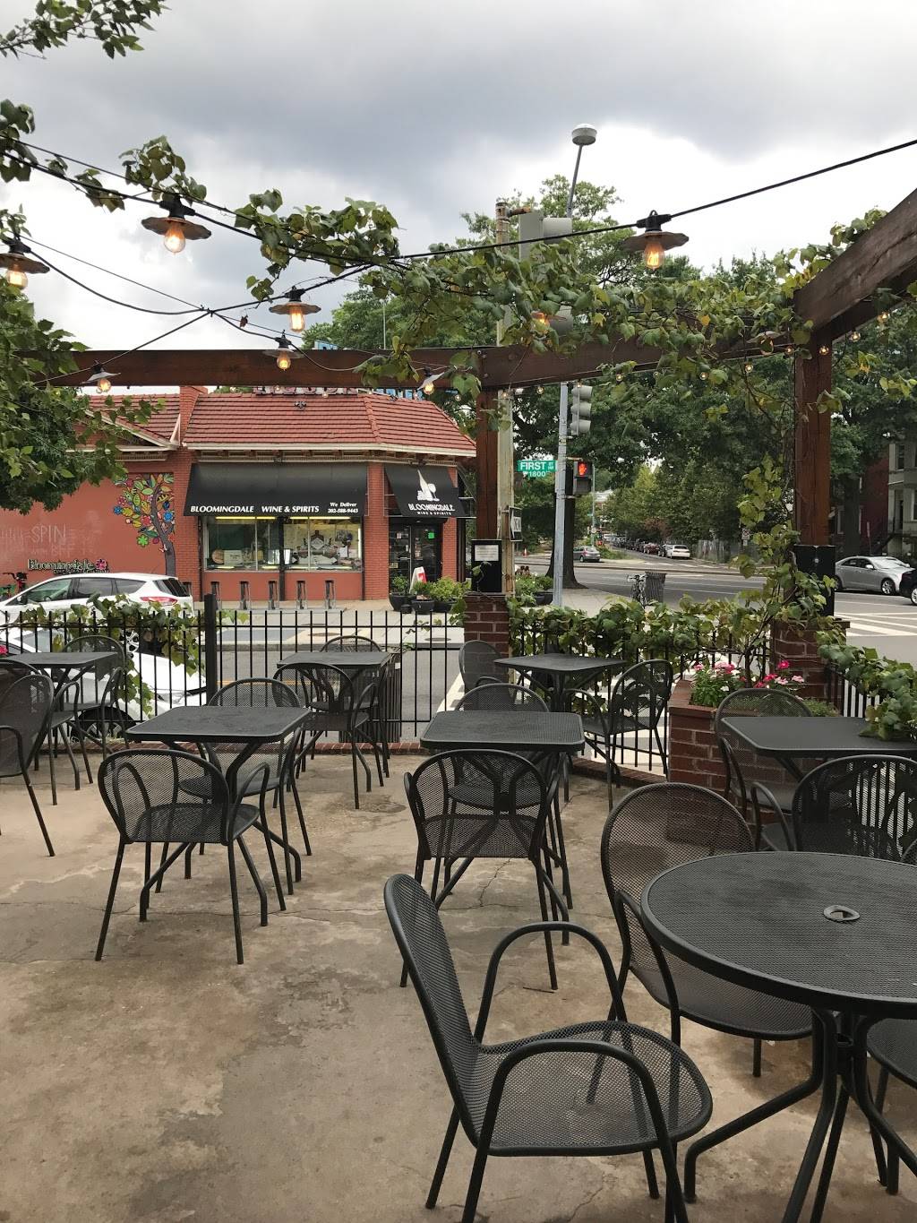 Tyber Creek Wine Bar & Kitchen | restaurant | 84 T St NW, Washington, DC 20001, USA | 2028273664 OR +1 202-827-3664