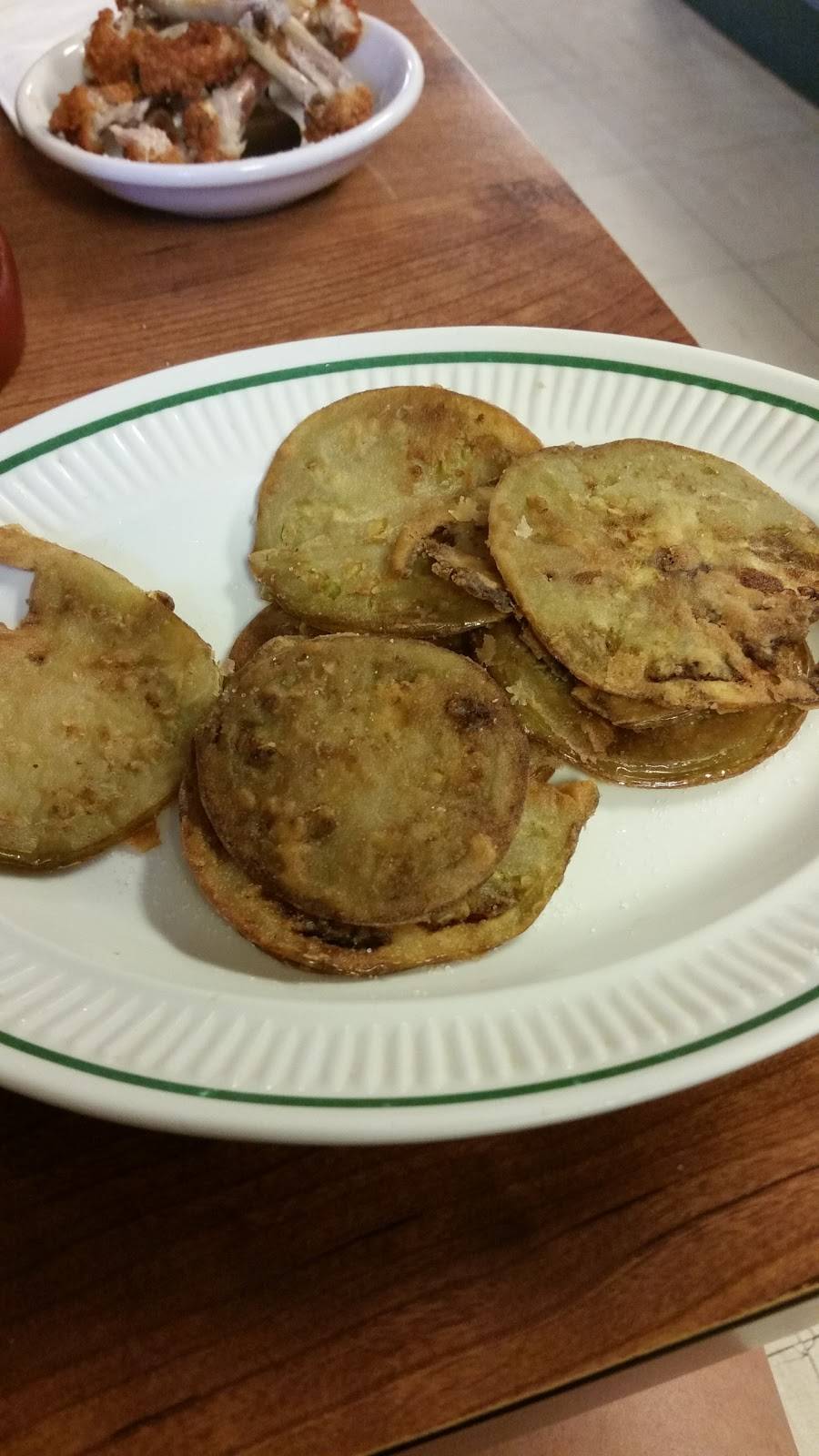 Carolyns Kitchen | restaurant | 1118 Old Lincoln Hwy, Bucyrus, OH 44820, USA | 4195623800 OR +1 419-562-3800