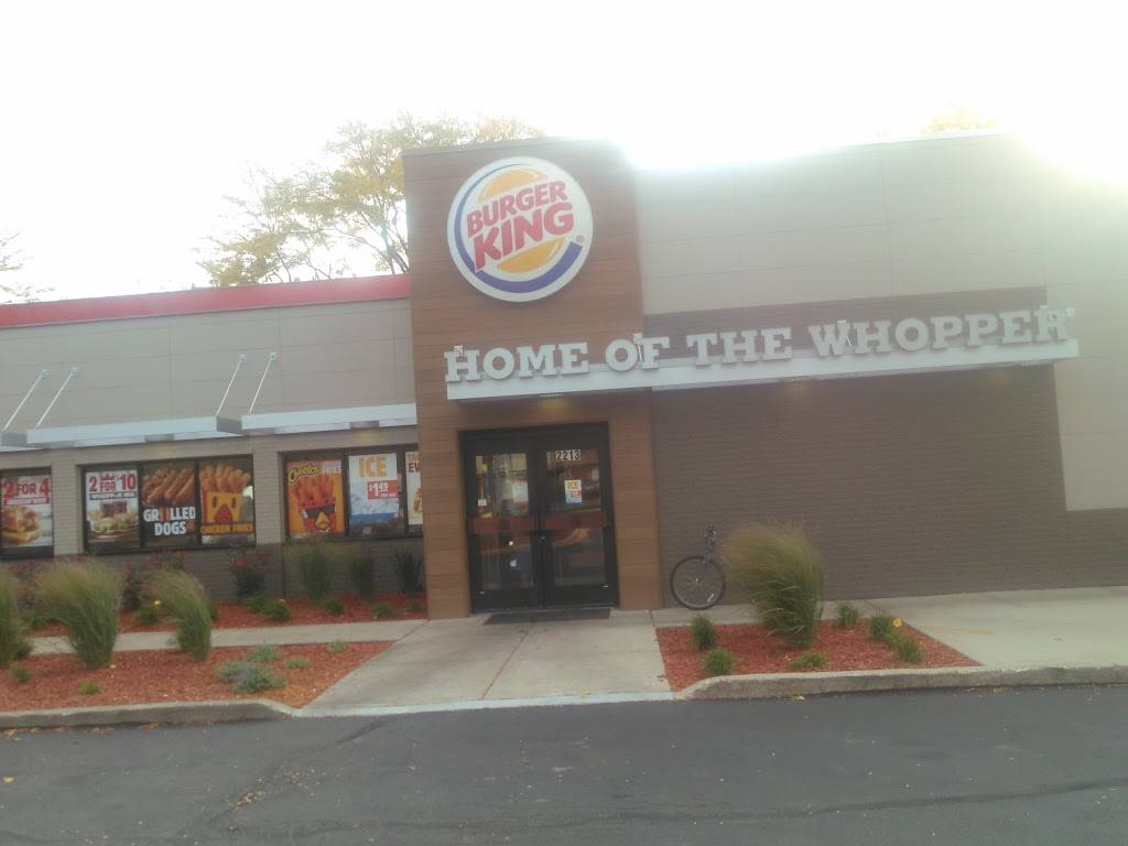 Burger King | restaurant | 2213 Sheridan Rd, Zion, IL 60099, USA | 8478726616 OR +1 847-872-6616