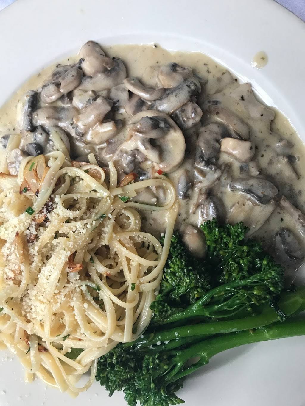 Landini Brothers Restaurant | restaurant | 115 King St, Alexandria, VA 22314, USA | 7038368404 OR +1 703-836-8404