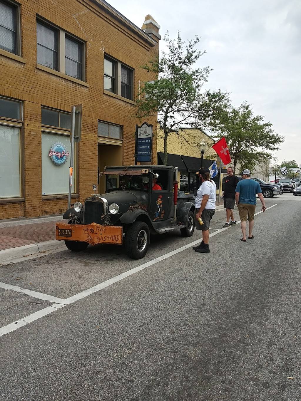 The Bricks Bar & Grill Sebring | restaurant | 113 S Commerce Ave, Sebring, FL 33870, USA | 8633140486 OR +1 863-314-0486