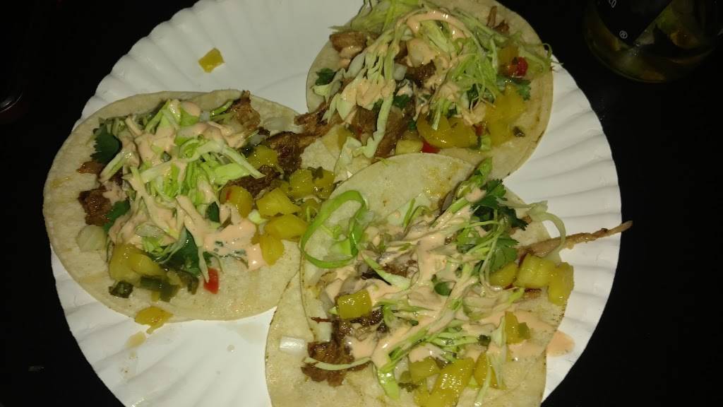 Lighthouse Bar & Grill | night club | 2125 W Capitol Ave, West Sacramento, CA 95691, USA | 9167607195 OR +1 916-760-7195