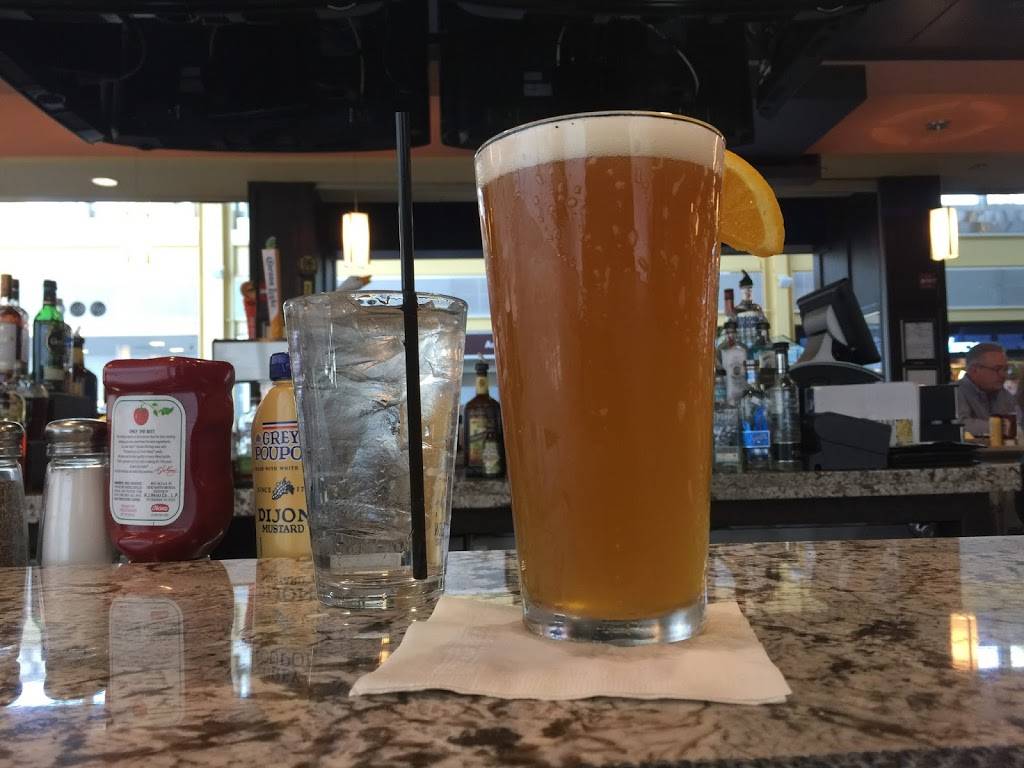 Sam & Harrys Bar | restaurant | 2401 S Smith Blvd, Arlington, VA 22202, USA | 7034157935 OR +1 703-415-7935