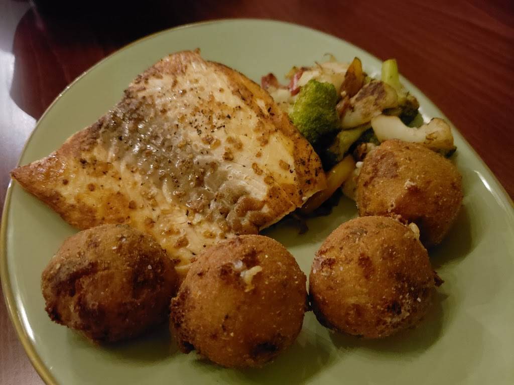 Tusk | restaurant | 5513 W North Ave, Milwaukee, WI 53208, USA | 4147632095 OR +1 414-763-2095