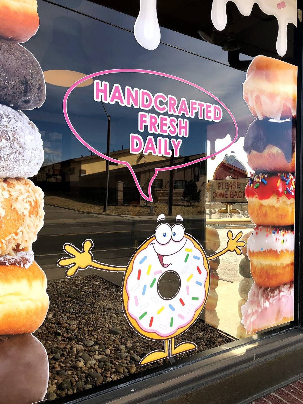 Donut Hut Cafe | bakery | 5816 S Lowell Blvd, Littleton, CO 80123, USA | 3037986296 OR +1 303-798-6296