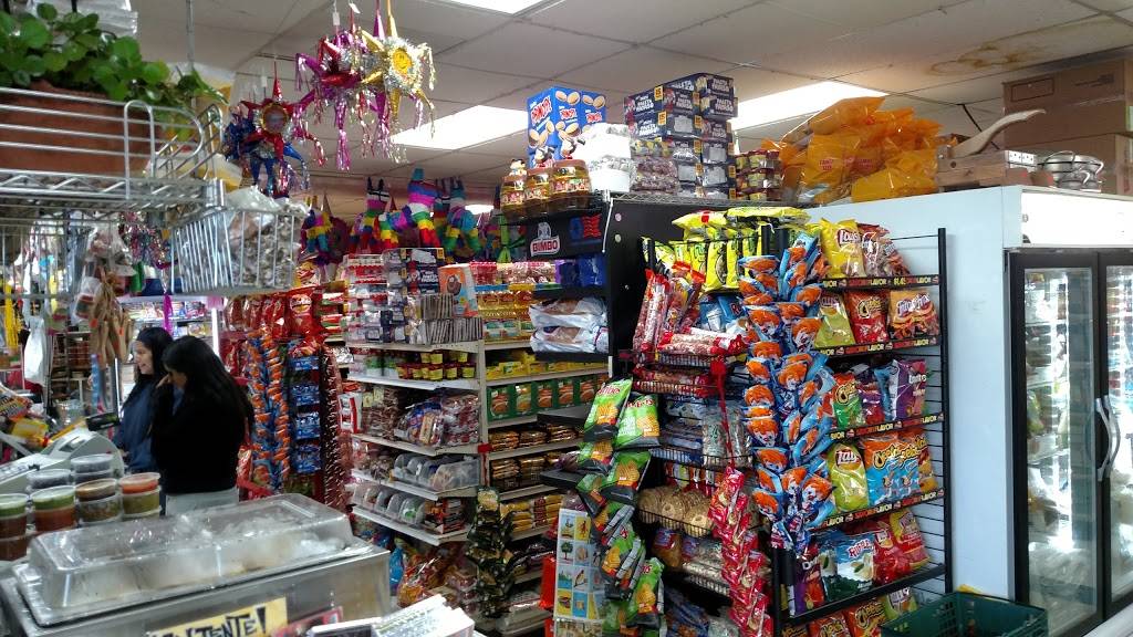 Rancho Grande Market | bakery | 11216 Hwy 99, Everett, WA 98204, USA | 4253559493 OR +1 425-355-9493