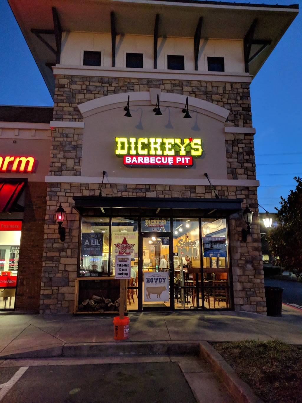 Dickeys Barbecue Pit | restaurant | 1610 Ridenour Blvd, Kennesaw, GA 30152, USA | 7704277655 OR +1 770-427-7655