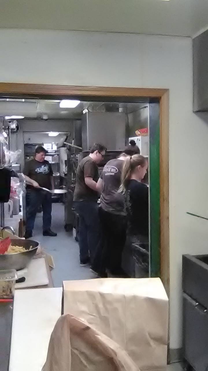 Kelleys Pizza & Grill | restaurant | 100 E Maple St, McBain, MI 49657, USA | 2318252244 OR +1 231-825-2244