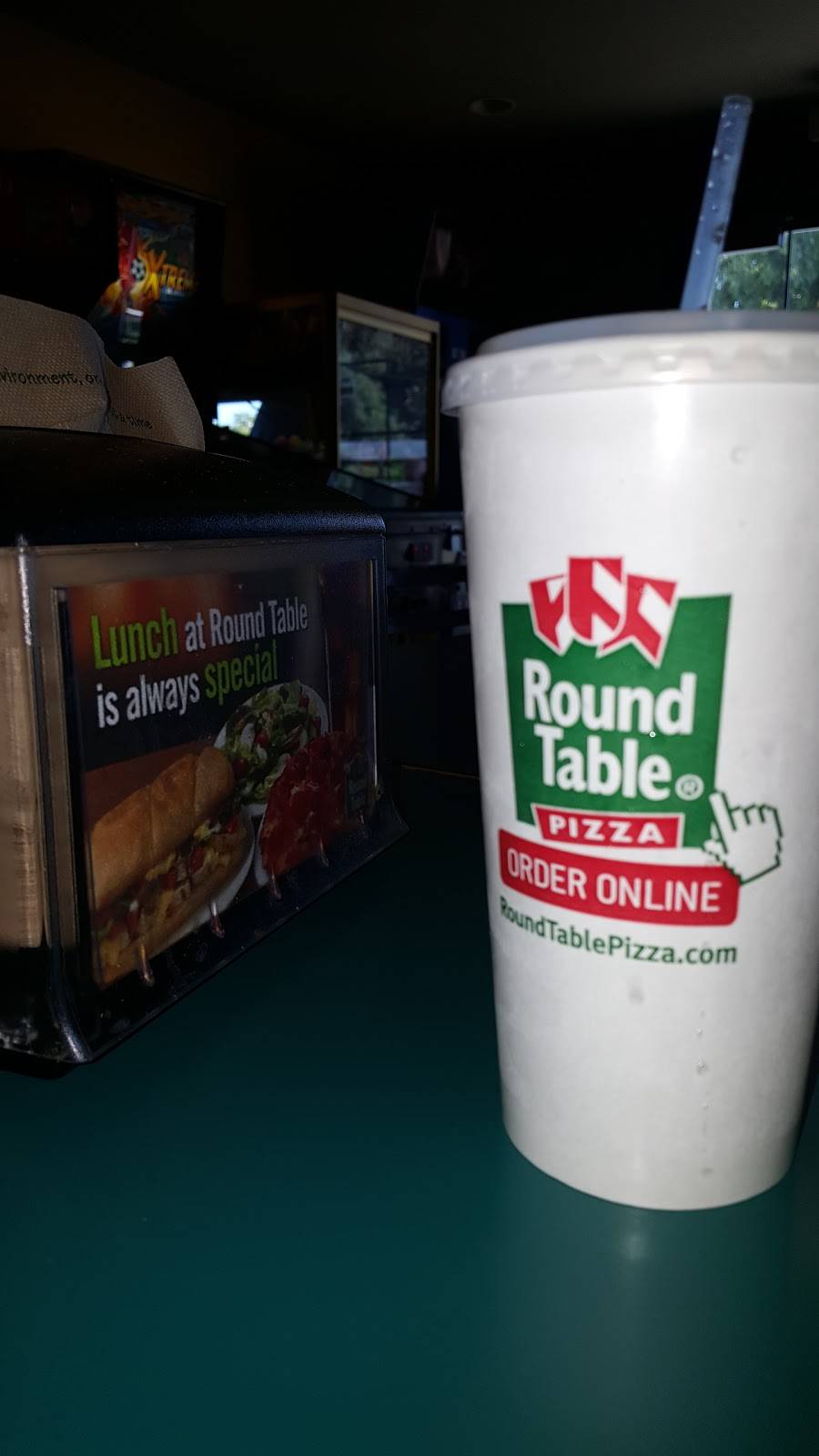 Round Table Pizza | meal delivery | 1743 Willow Pass Rd, Concord, CA 94520, USA | 9256898900 OR +1 925-689-8900